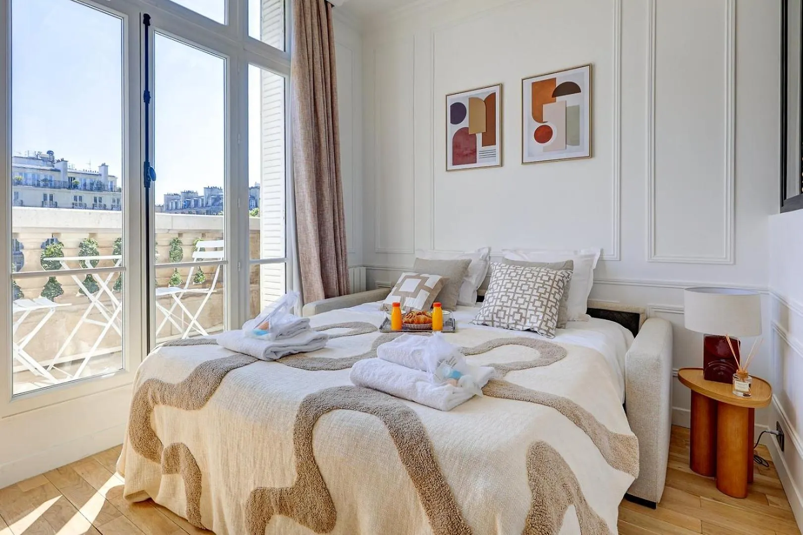 407 Suite Elysee 76- Superbe Vue Champs Elysees Paris 0*,  Fransa